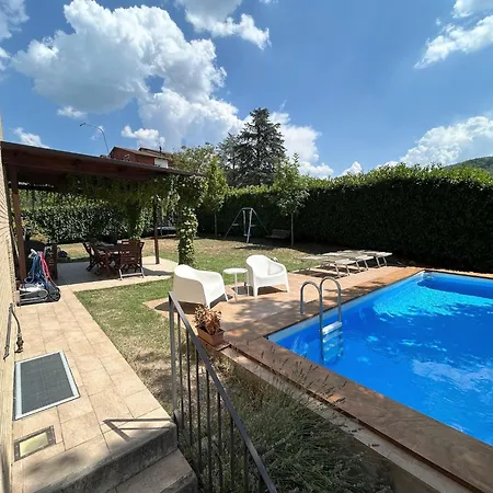 Casa de Férias With Pool And Garden *