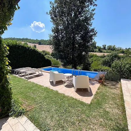 With Pool And Garden * Fermignano
