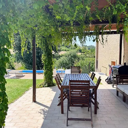 Сasa de vacaciones With Pool And Garden *